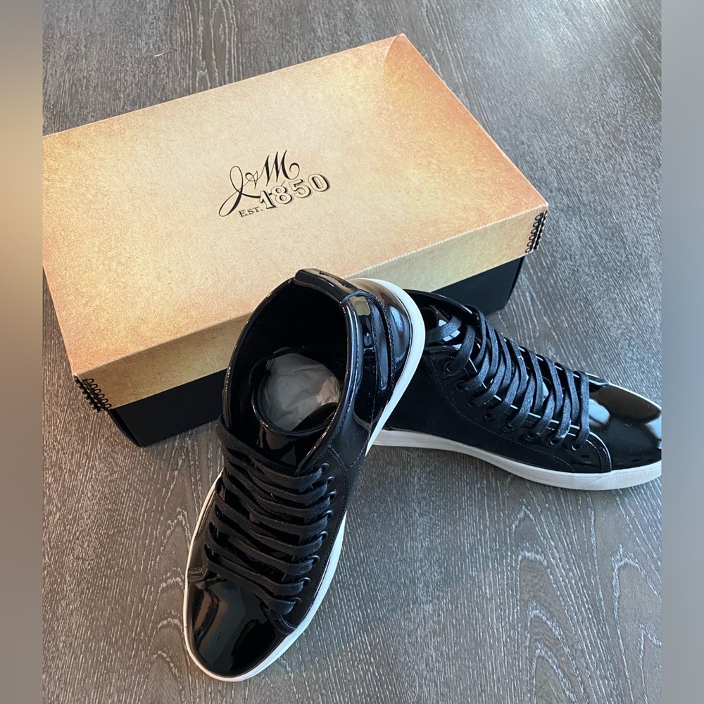 BRAND NEW Johnston & Murphy Men’s Shoe, high top black patent, size 8